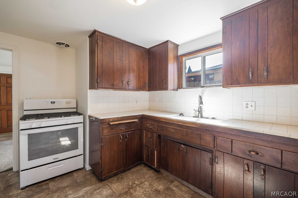 1031 West Aeroplane Boulevard Property Photo 8