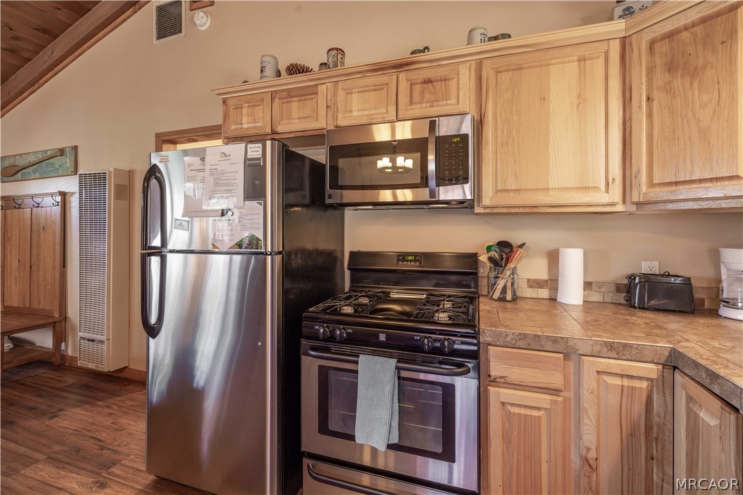 528 Villa Grove Avenue Property Photo 6