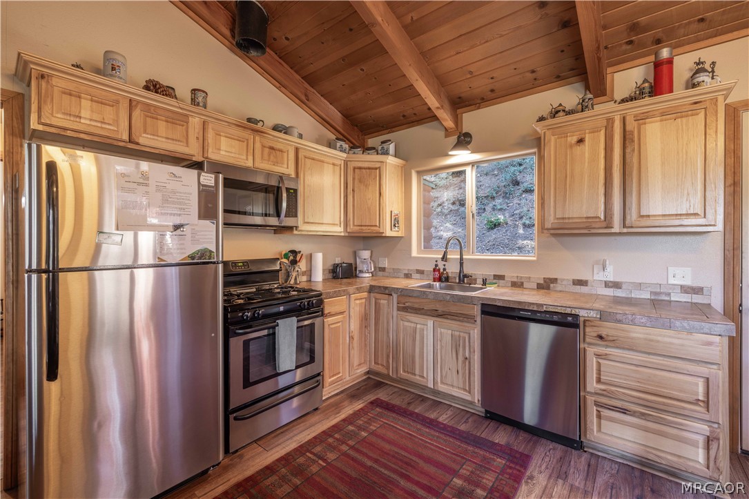 528 Villa Grove Avenue Property Photo 7