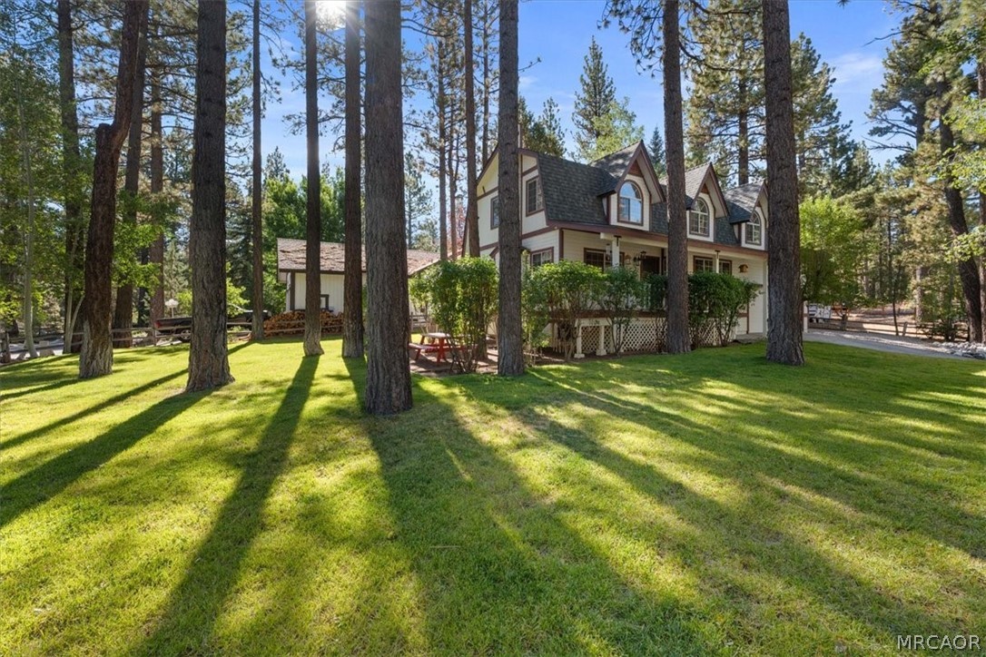 416 Pineview Drive Property Photo 1