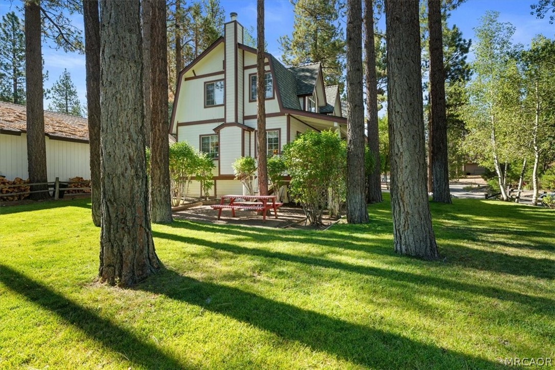 416 Pineview Drive Property Photo 3