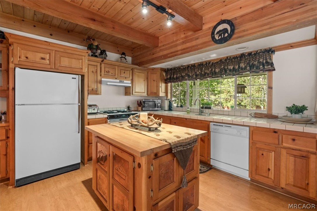 416 Pineview Drive Property Photo 10
