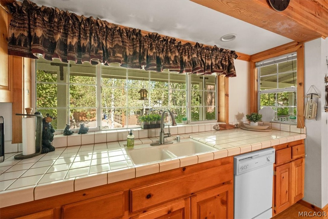 416 Pineview Drive Property Photo 12