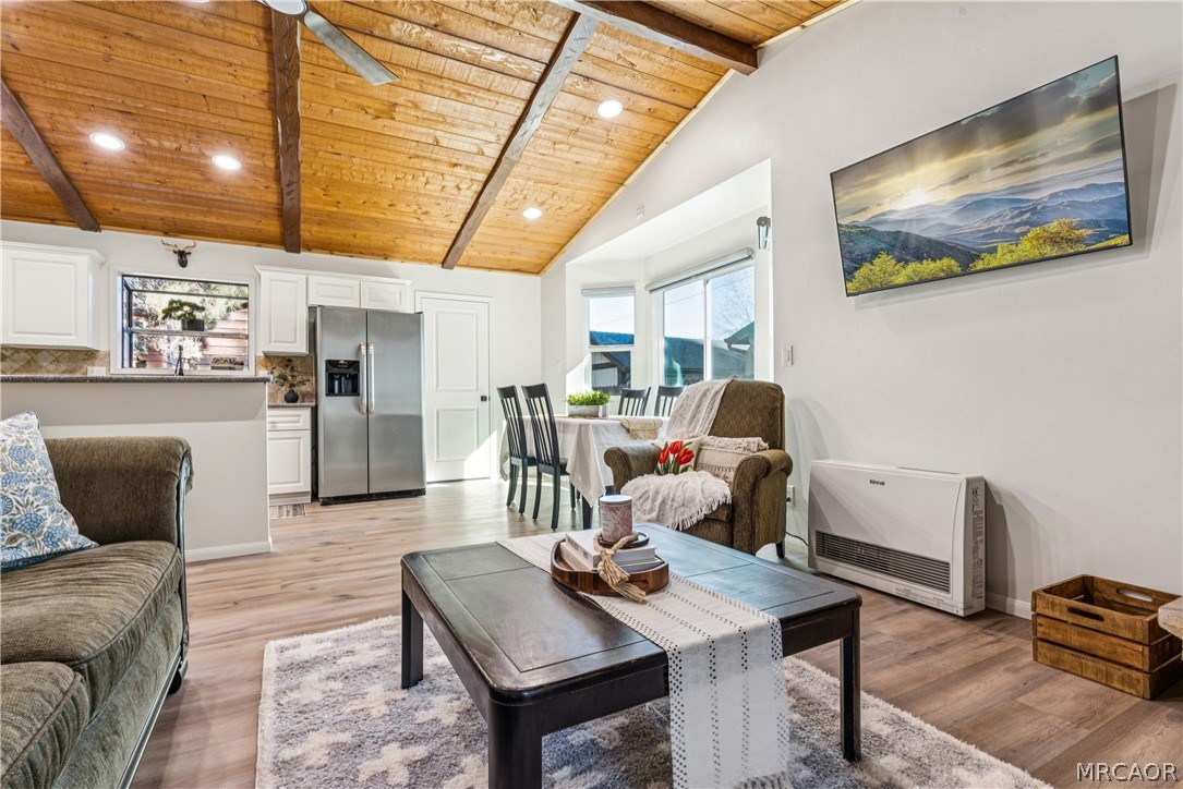 937 East Fairway Boulevard Property Photo 7