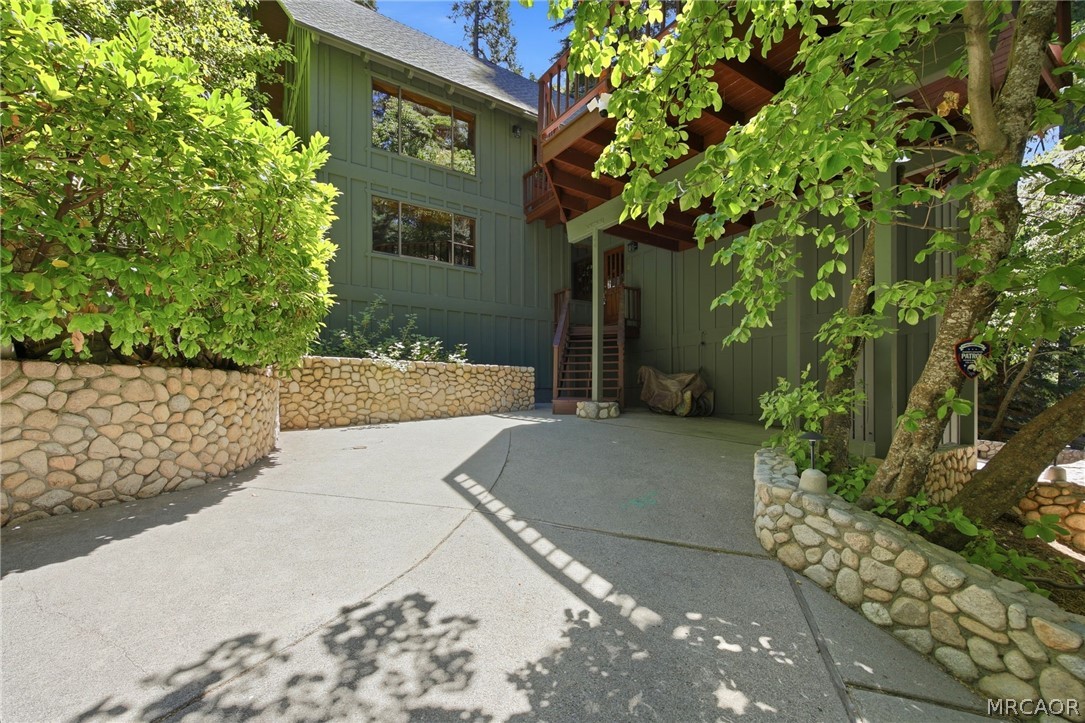 745 Kuffel Canyon Road Property Photo 5