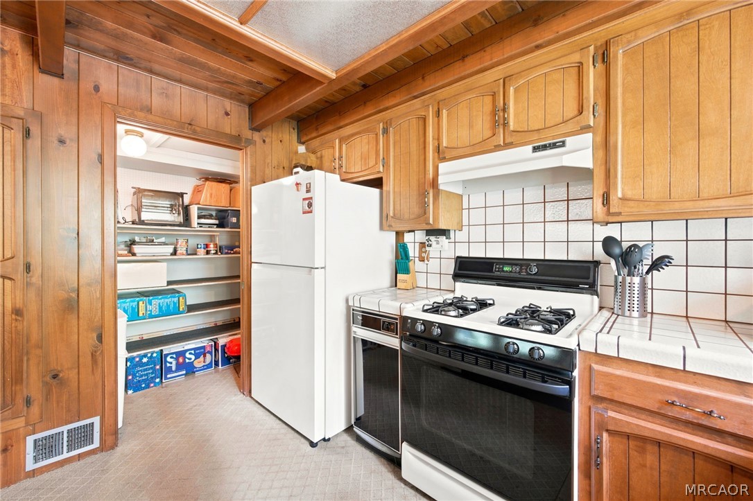 745 Kuffel Canyon Road Property Photo 43
