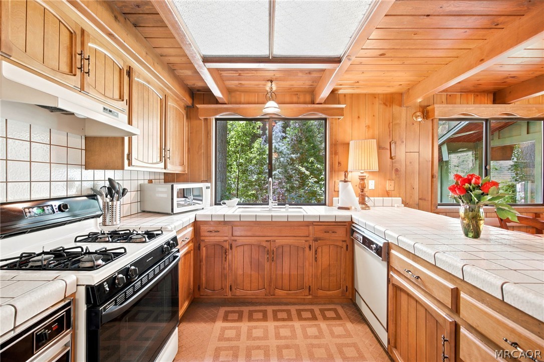 745 Kuffel Canyon Road Property Photo 45