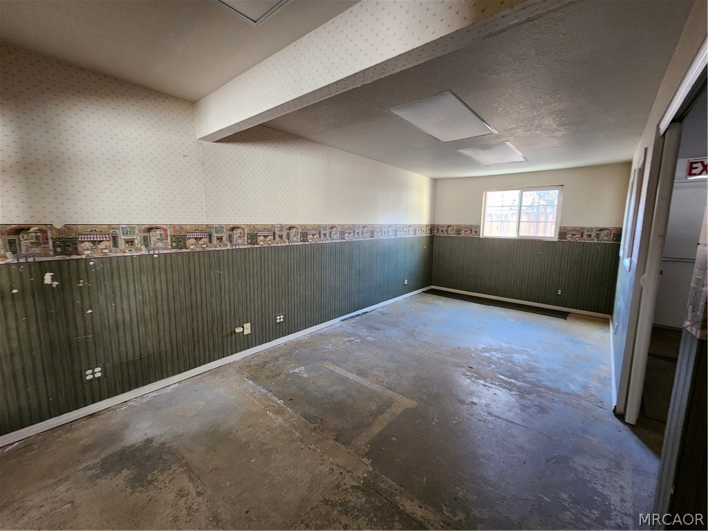 441 West Big Bear Boulevard Property Photo 9