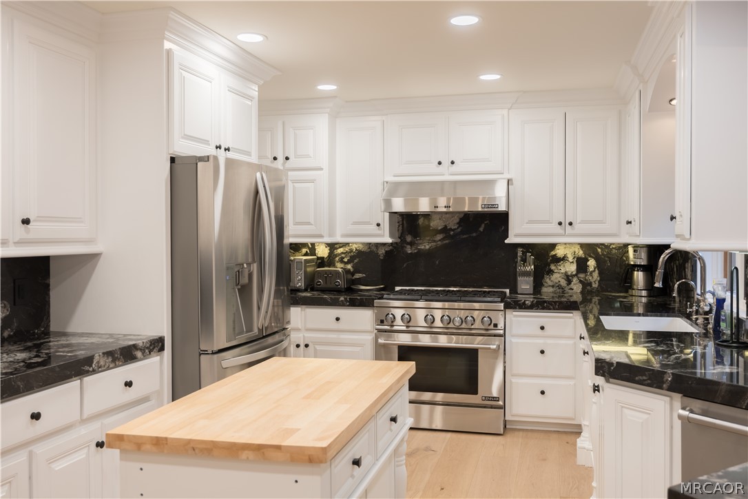 27598 Meadow Bay Drive Property Photo 16