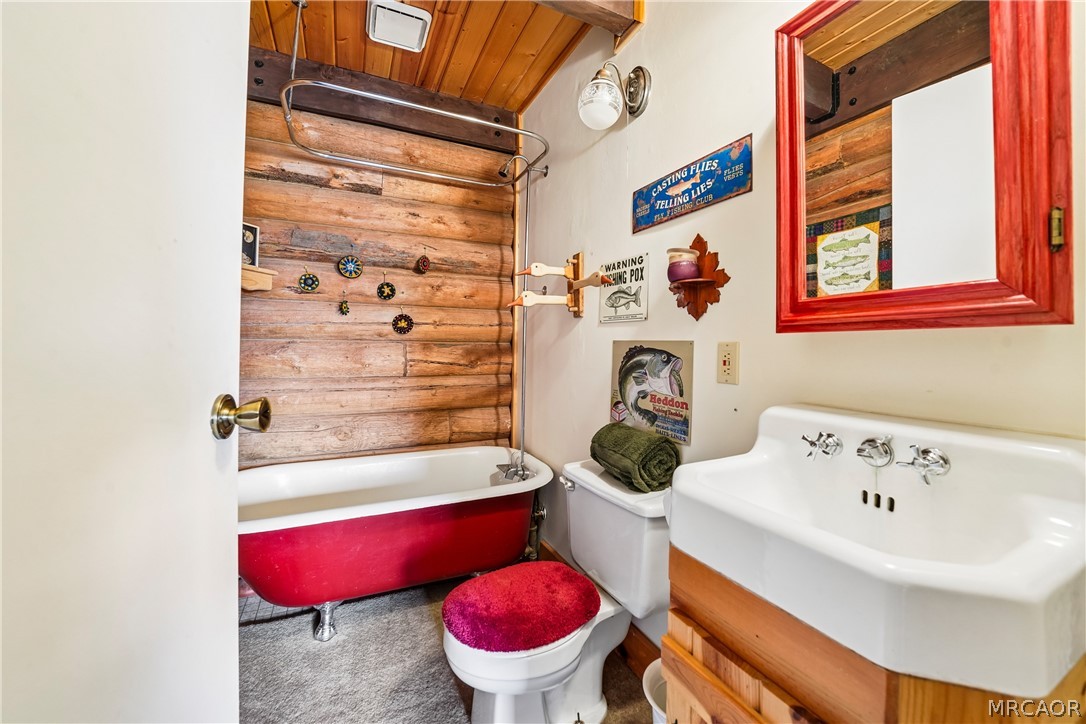 33329 Robin Drive Property Photo 8