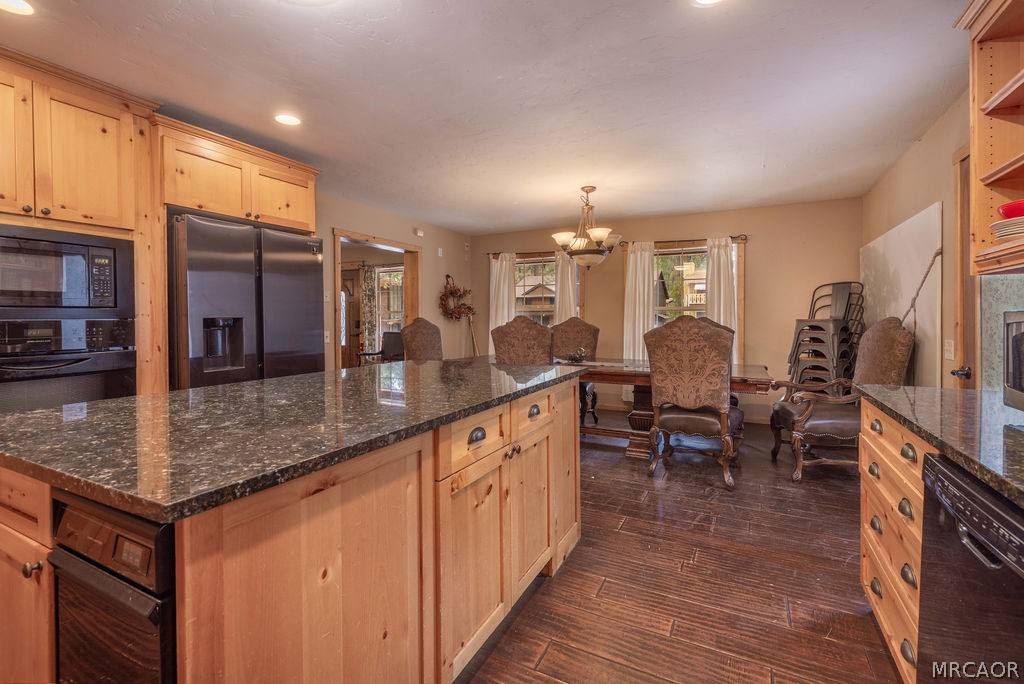 630 Summit Boulevard Property Photo 39