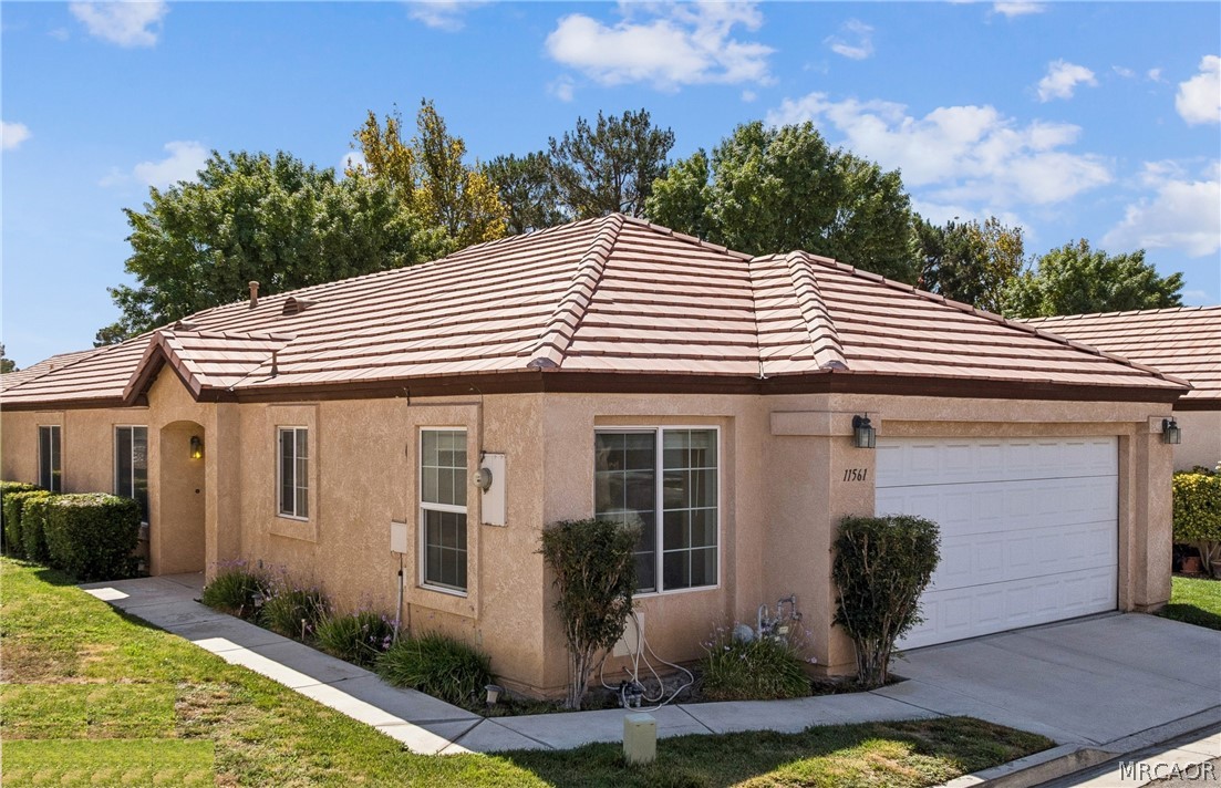 11561 Park Ln Property Photo 1