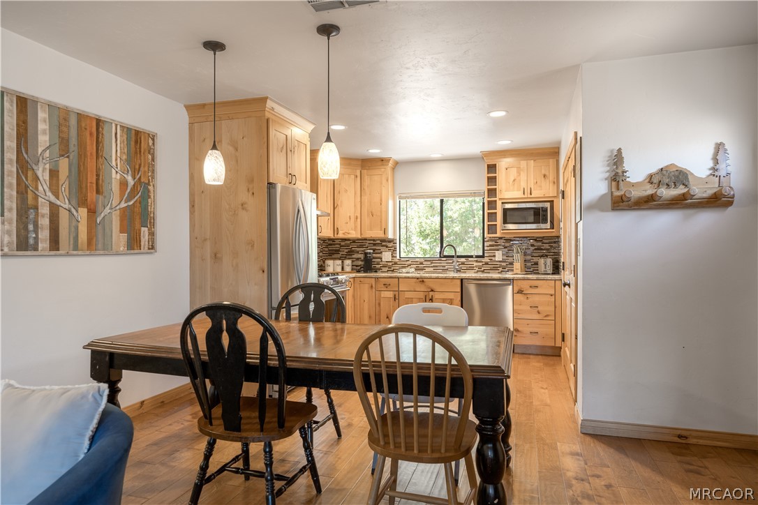 630 Villa Grove Avenue Property Photo 13