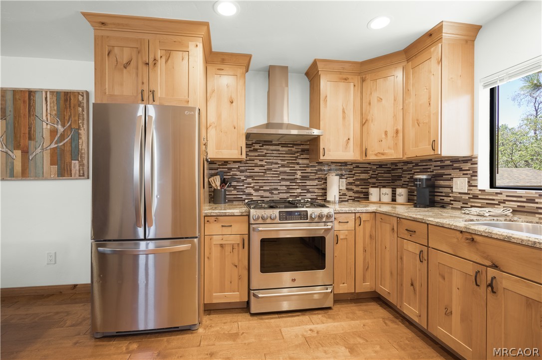630 Villa Grove Avenue Property Photo 15