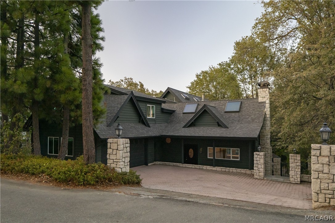 995 Tirol Lane Property Photo 3
