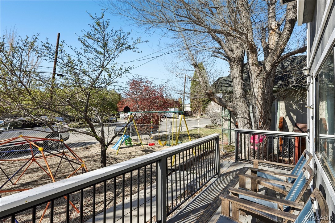 105 East Meadow Lane Property Photo 4