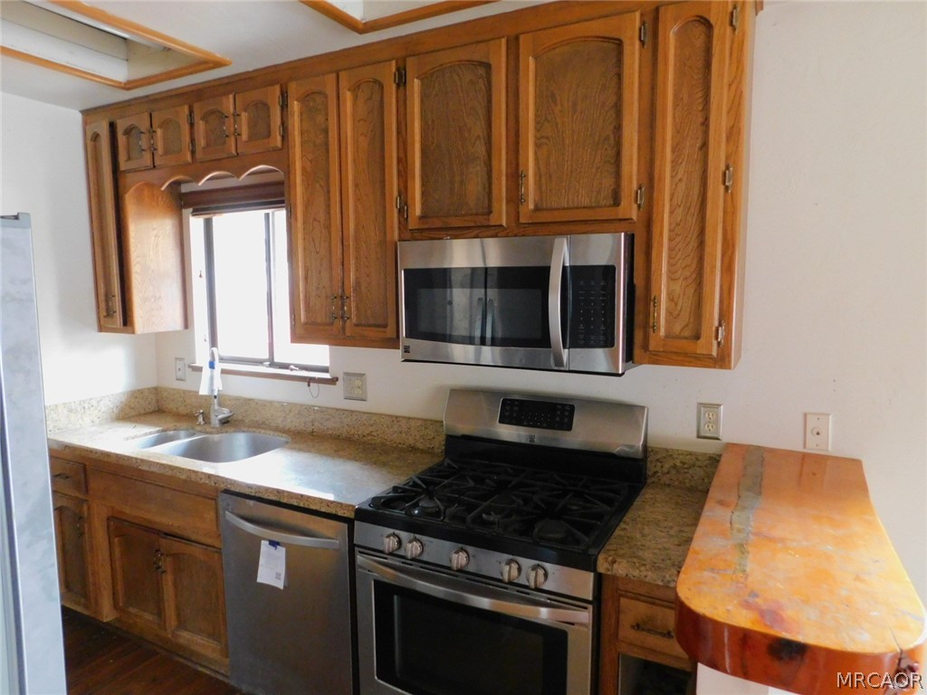 867 Ash Lane Property Photo 4