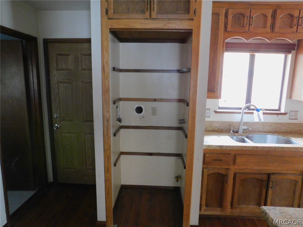 867 Ash Lane Property Photo 8