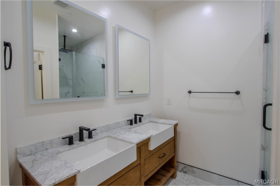 305 East Angeles Boulevard Property Photo 27