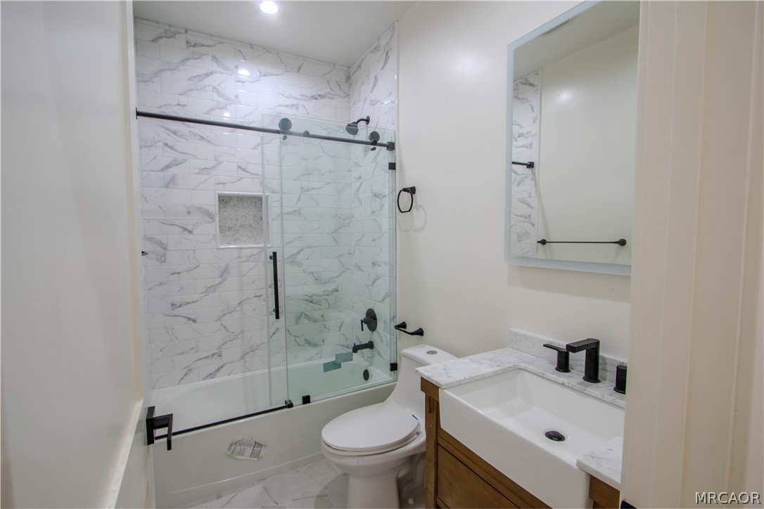305 East Angeles Boulevard Property Photo 34