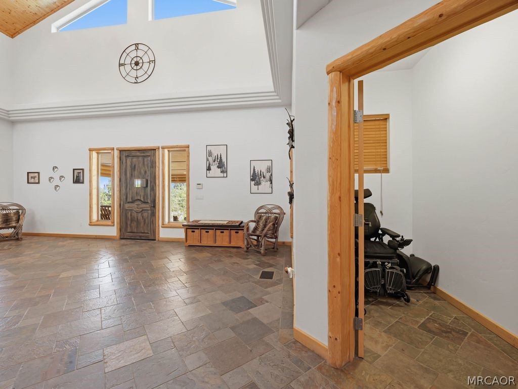 1099 Heritage Trail Property Photo 43