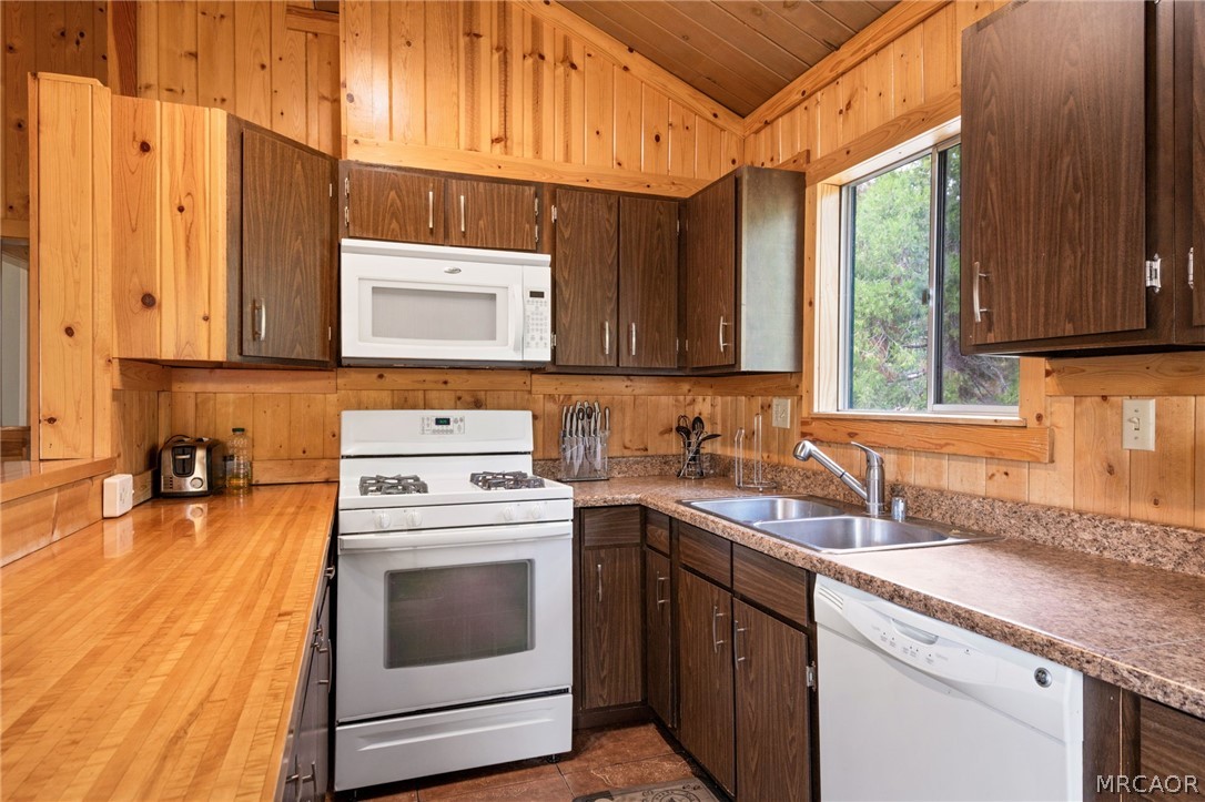 39038 Bayview Lane Property Photo 13