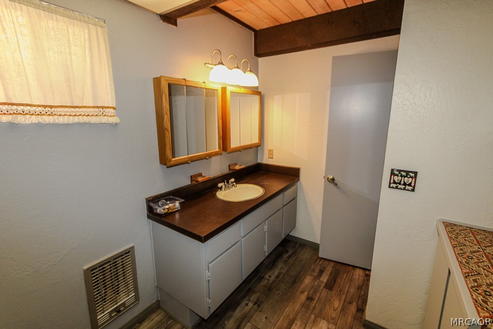 538 East Meadow Lane Property Photo 16