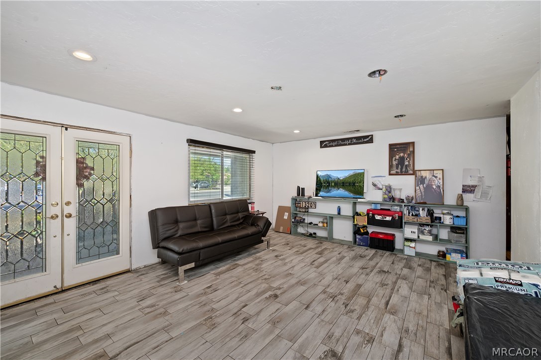 1320 Beaumont Avenue Property Photo 4