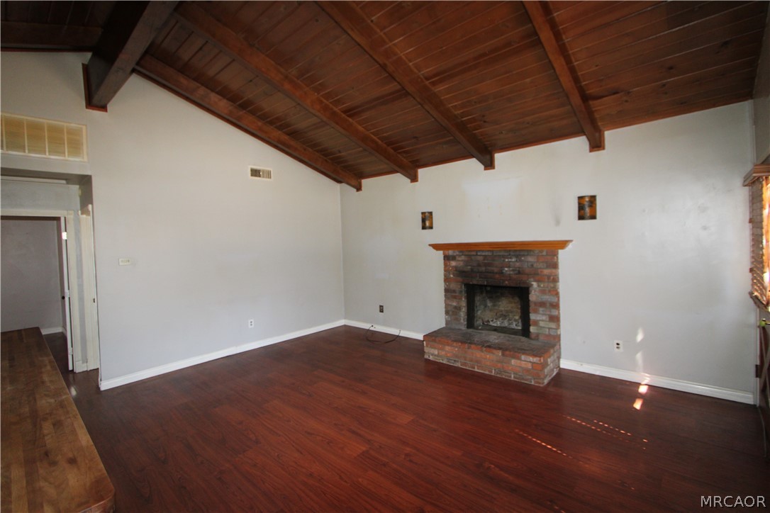 594 Lakewood Lane Property Photo 4