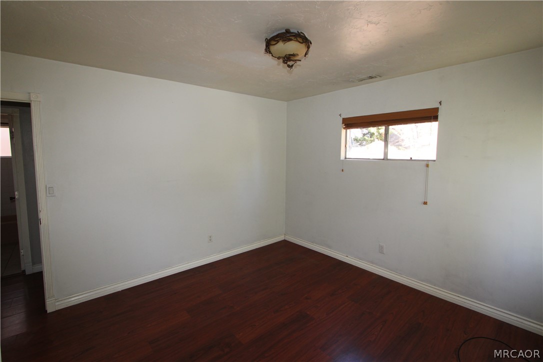 594 Lakewood Lane Property Photo 8