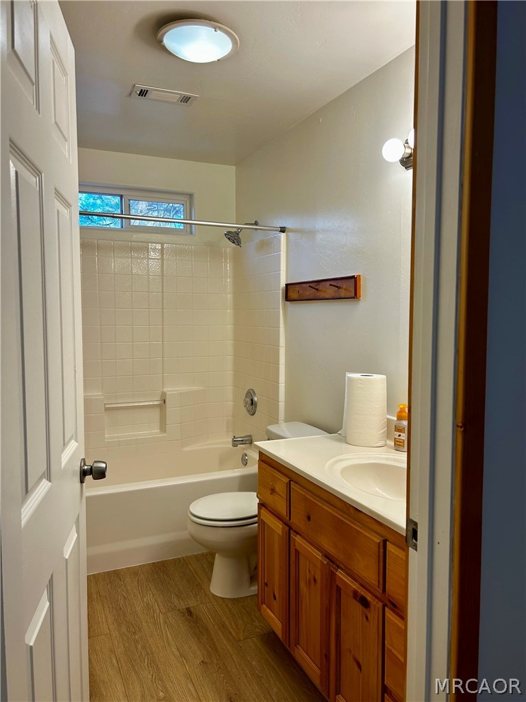 525 Santa Barbara Avenue Property Photo 9