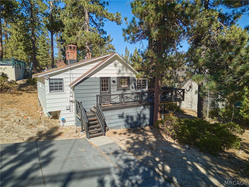 38598 Talbot Drive Property Photo 1