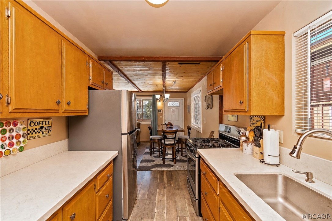 861 Kern Avenue Property Photo 7
