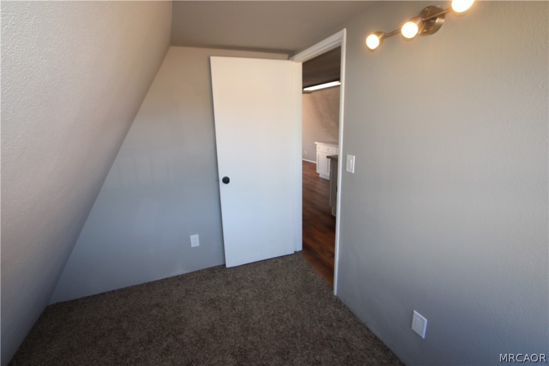 2183 6th Lane Property Photo 9