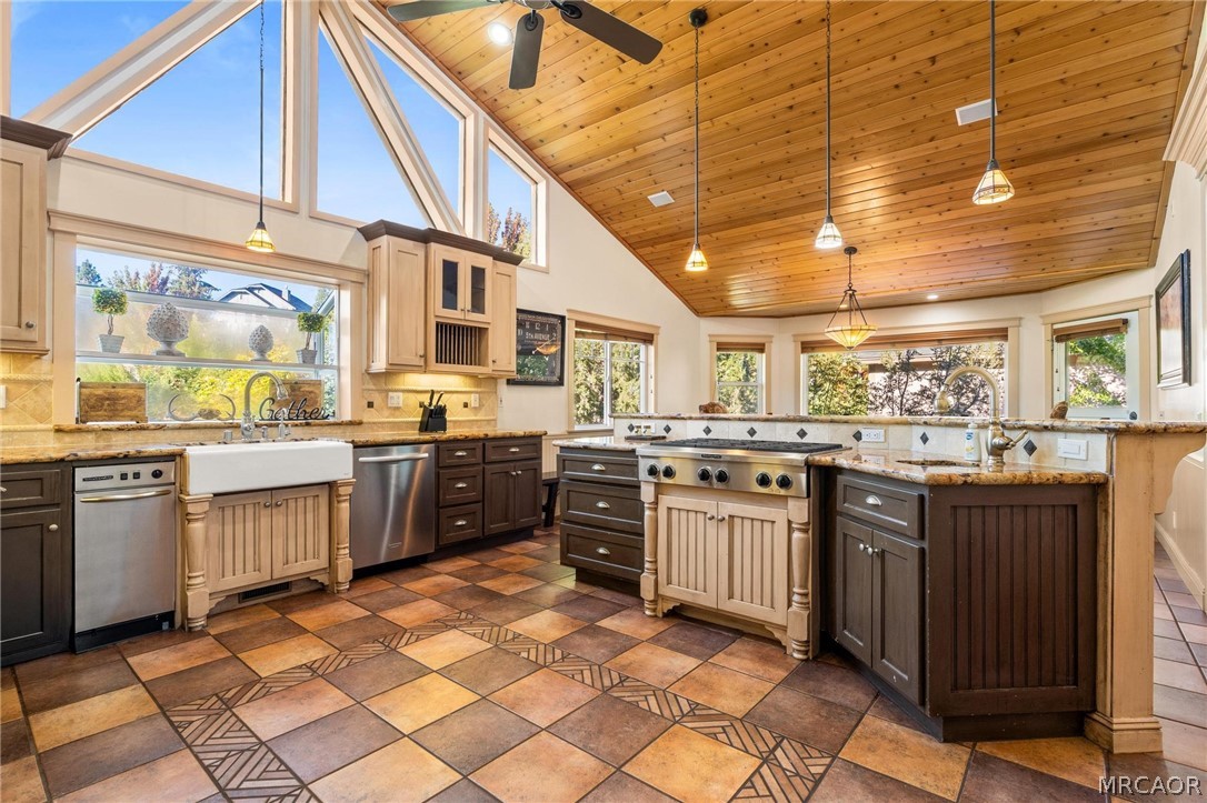 241 Orion Way Property Photo 11