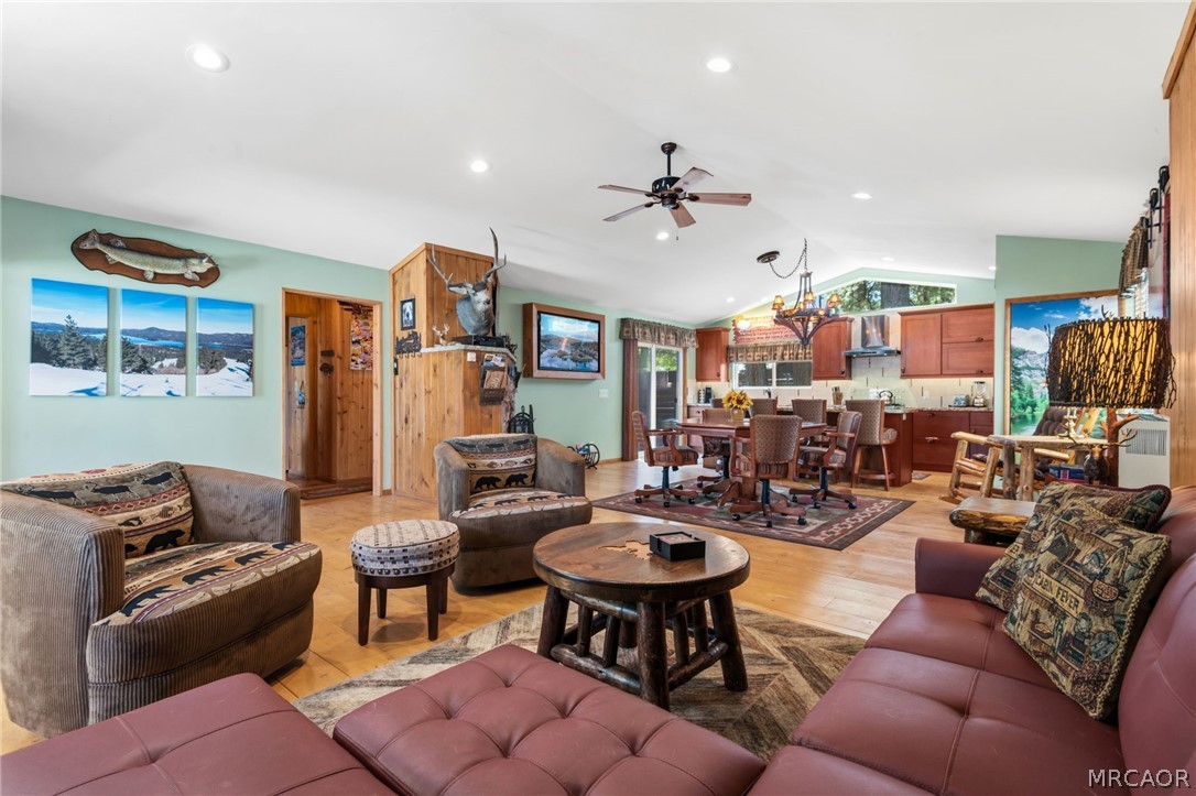 40697 Beaver Lane Property Photo 9