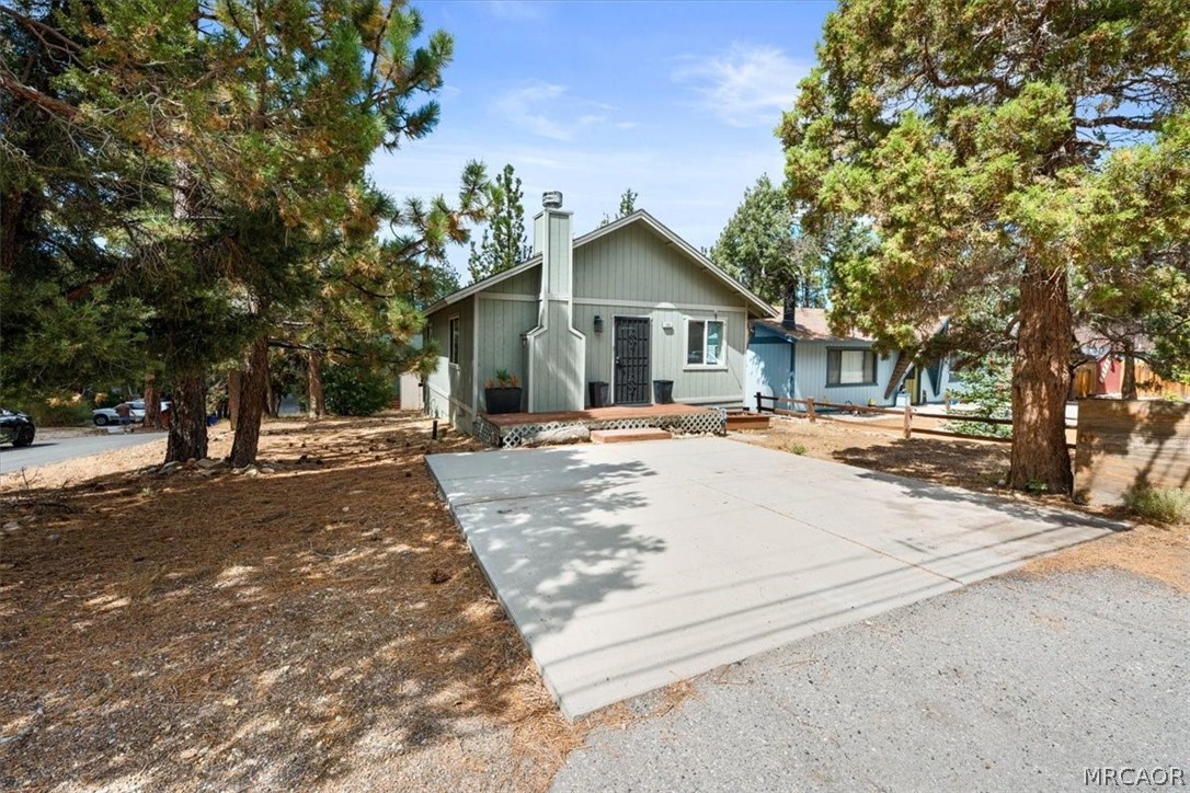 196 Sunset Lane Property Photo 1