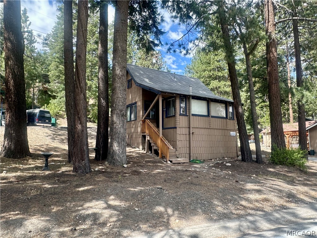 1118 Clubview Drive Property Photo 1