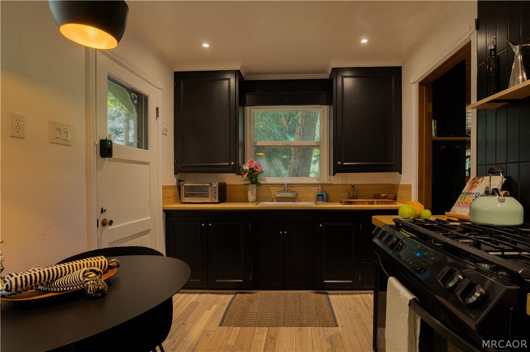 761 Arrowhead Villa Road Property Photo 4