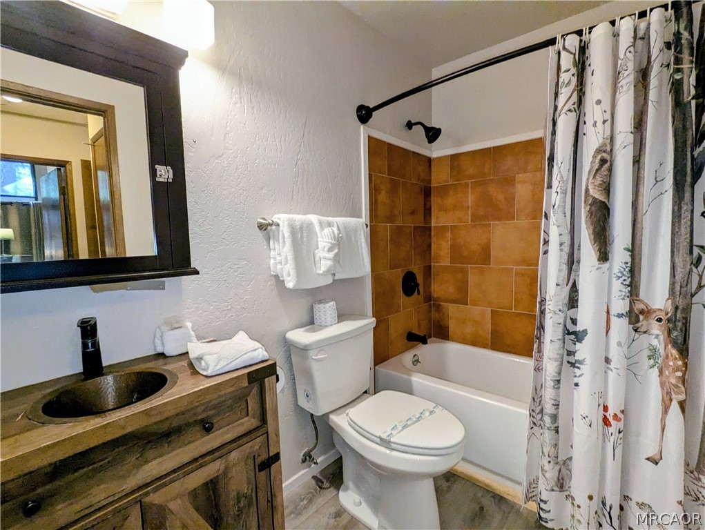 41935 Switzerland Drive 104 Property Photo 20