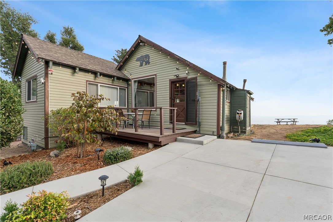24187 Rockview Drive Property Photo 5