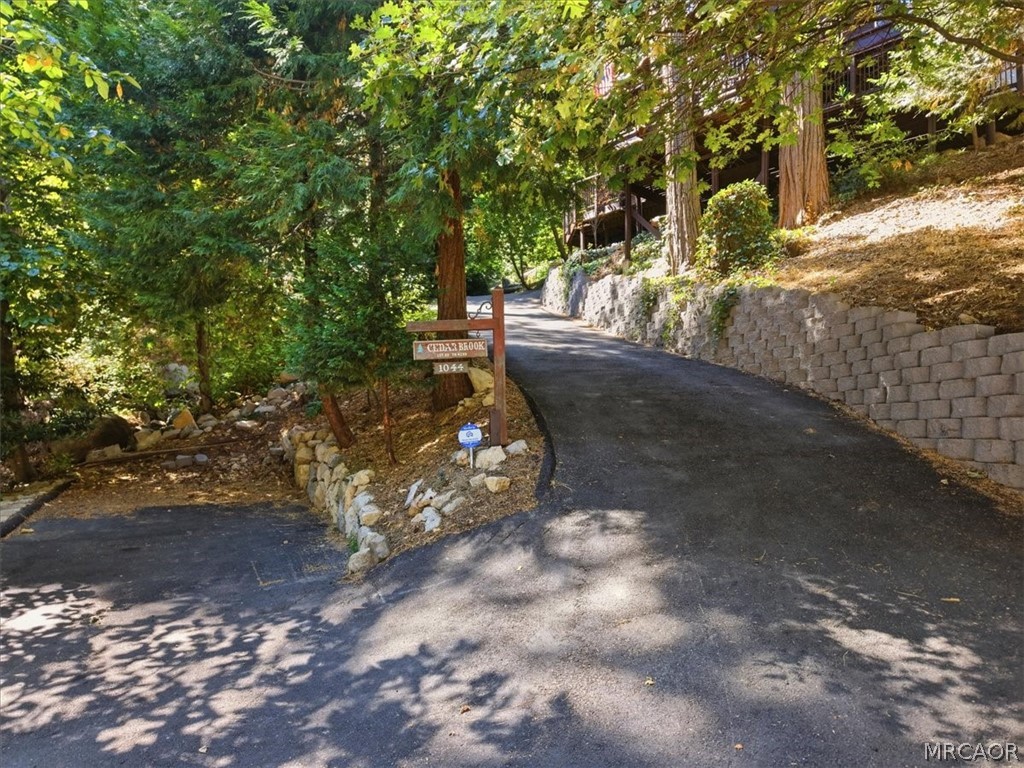 1044 Lausanne Drive Property Photo 8