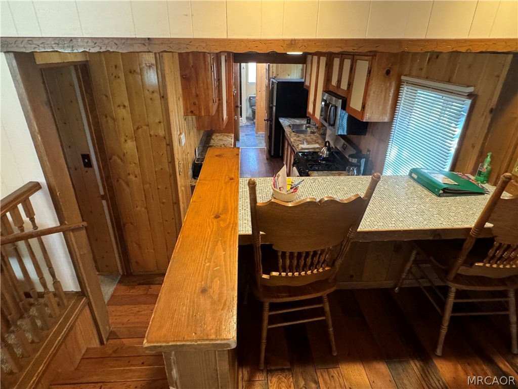 42696 Cougar Road Property Photo 3