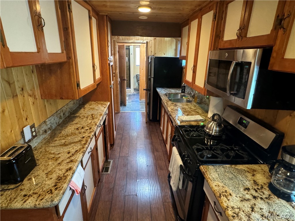 42696 Cougar Road Property Photo 6