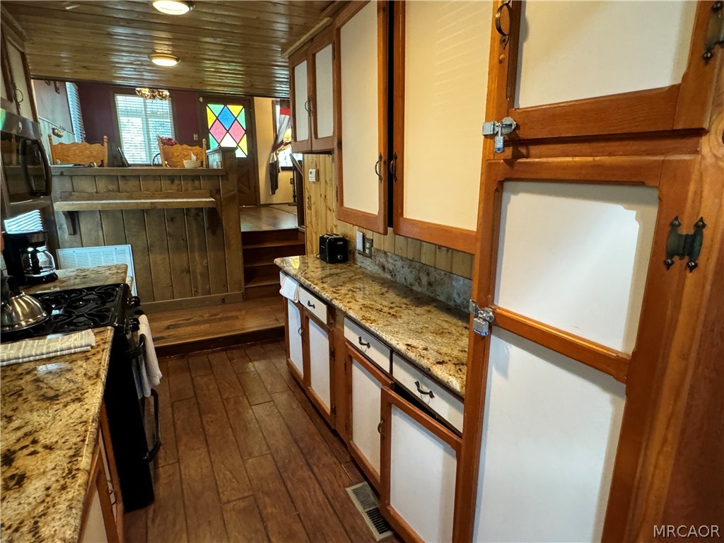 42696 Cougar Road Property Photo 8