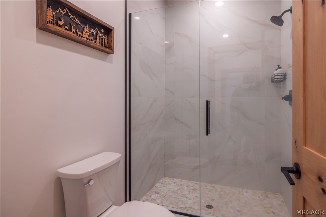 405 Glenwood Drive Property Photo 40