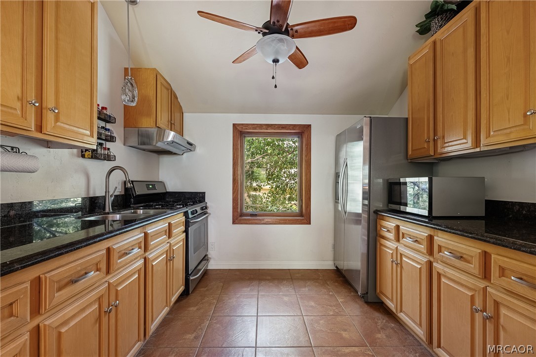 1820 Old Waterman Canyon Road Property Photo 30