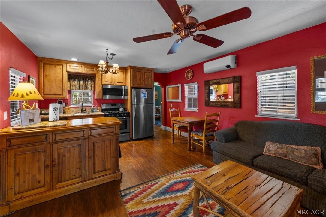 450 Georgia Street Property Photo 8