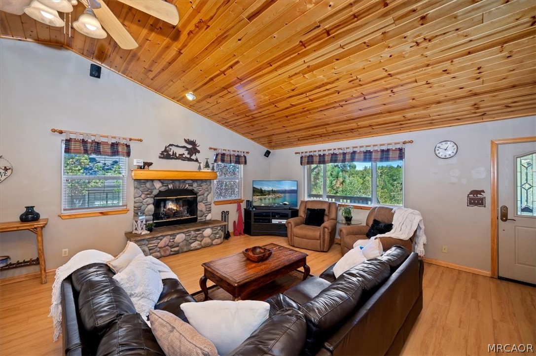 473 Villa Grove Avenue Property Photo 10