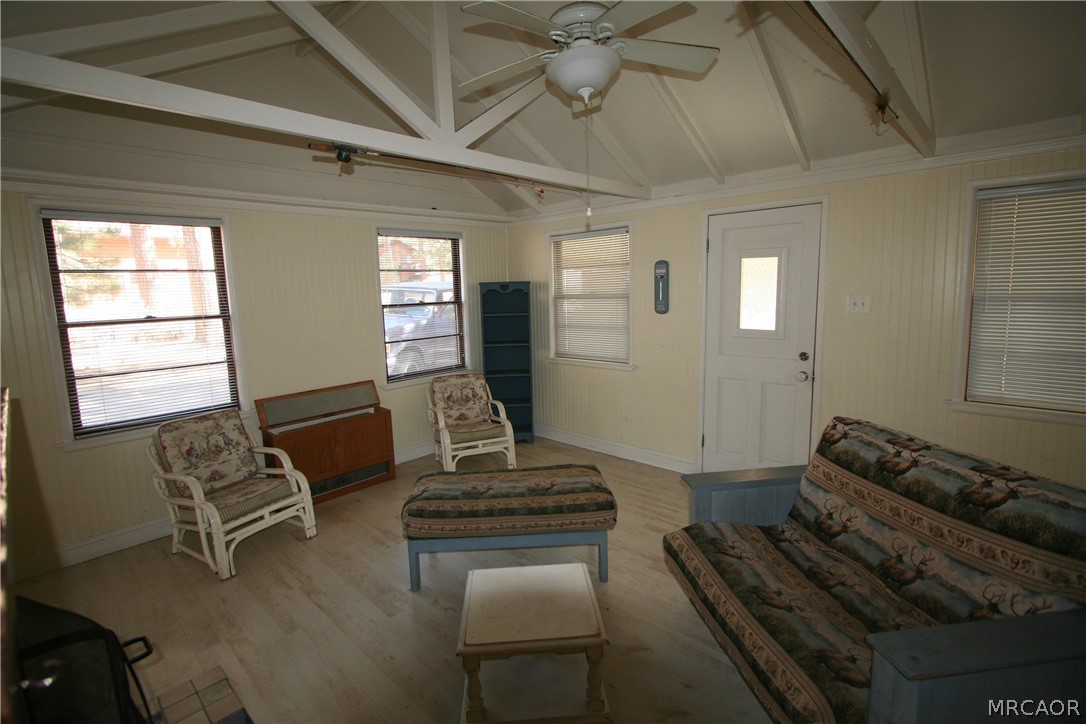 1004 Canyon Road 3 Property Photo 3